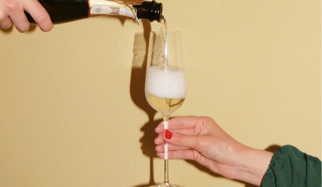 nye afternoon tea champagne wedgwood
