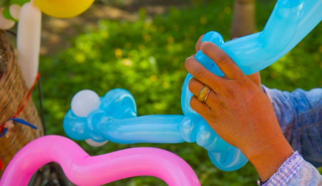 Balloon modeller with balloons
