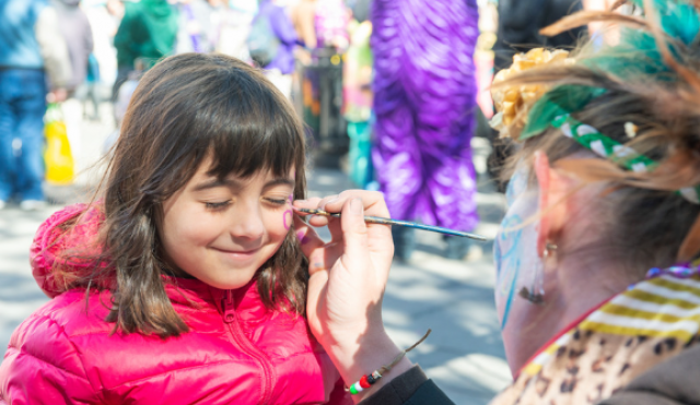 Child getting a facepaint