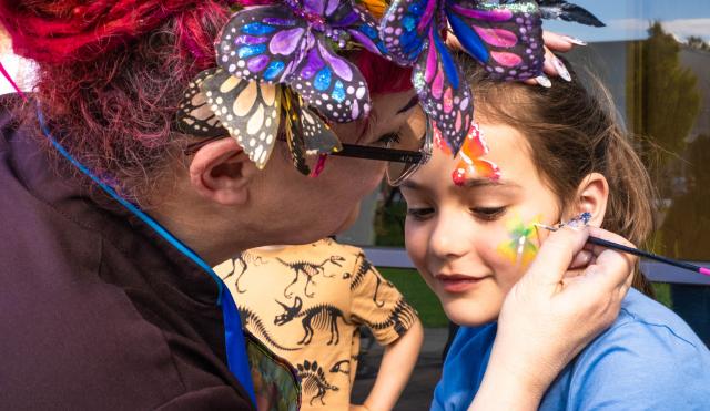 Child getting a facepaint