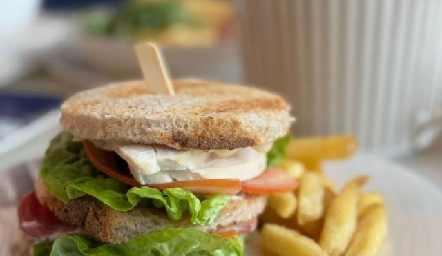 Kids Menu Club Sandwich 